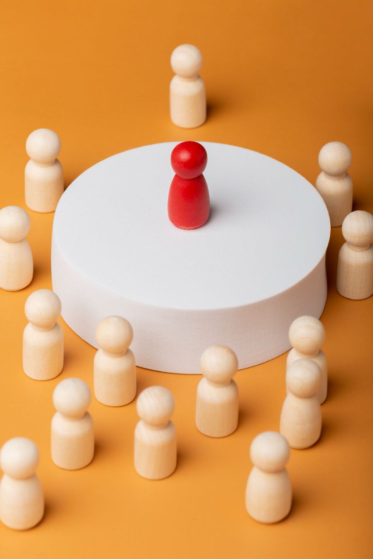 Protection concept with pawns
